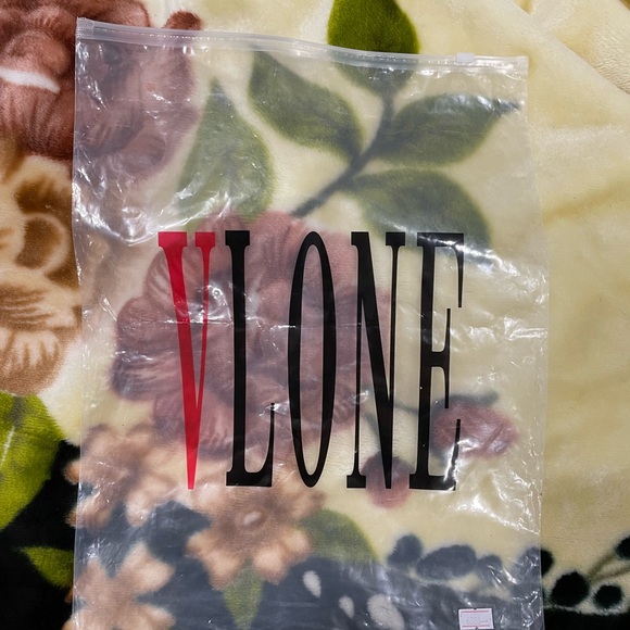 Like new V lone shirt too big for me can show tag if wanted! - Picture 5 of 5